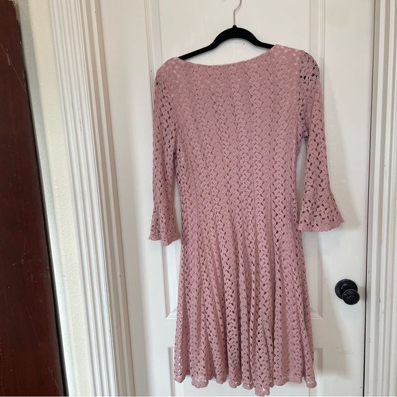 Gorgeous Fit n Flare Lantern Sleeve Lace Dress - Picture 4 of 8